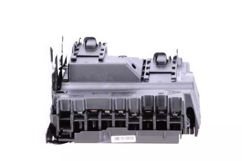 FUSE BOX IN THE ENGINE COMPARTMENT/BGPA JL03-00 JL0300